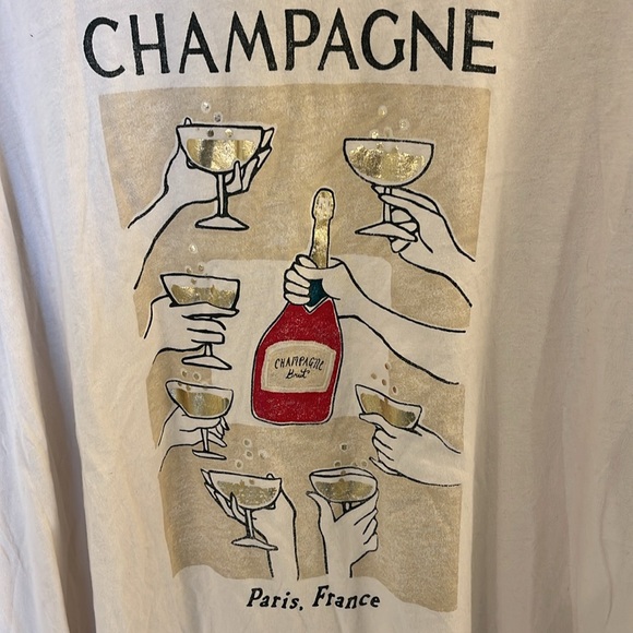 NWT Abercrombie & Fitchburg tshirt - Picture 3 of 3